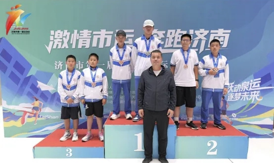 女子摔跤队, 同样高居金 女子摔跤队, 同样高居金