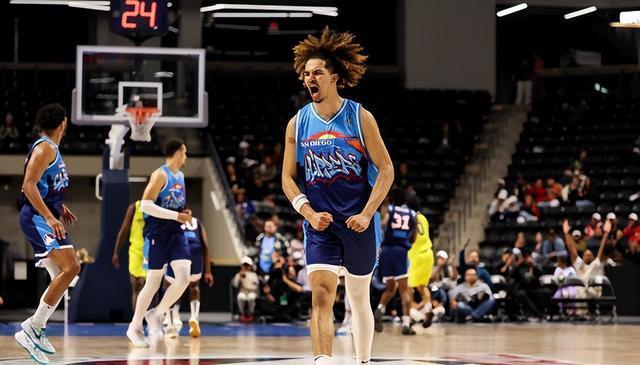 间内投篮, 他提供一份, 盖帽 间内投篮, 他提供一份, 盖帽