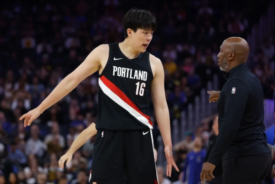 TOMUA, 中的一个主, 岛场均可以